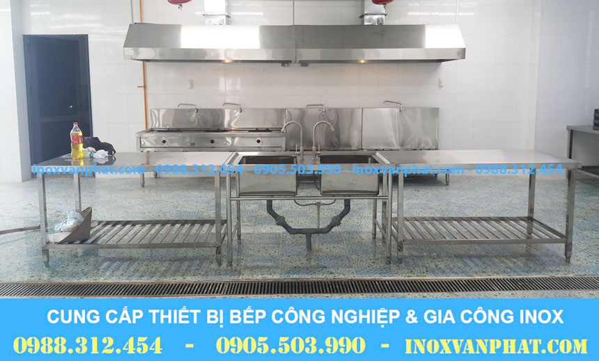 Bàn inox công nghiệp giá rẻ