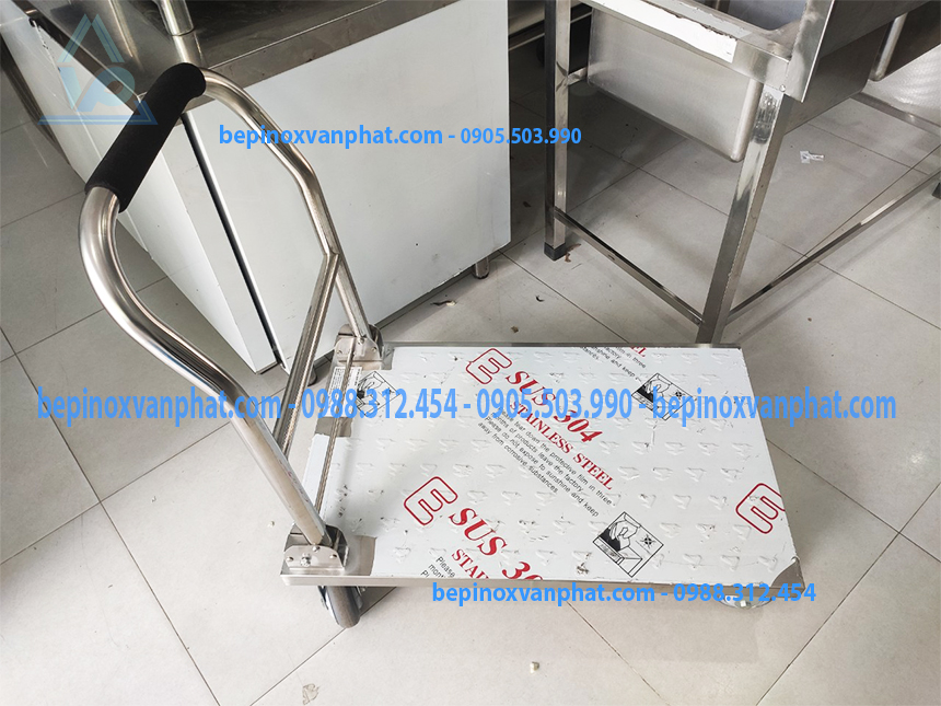 Xe đẩy inox công nghiệp Xe đẩy inox công nghiệp